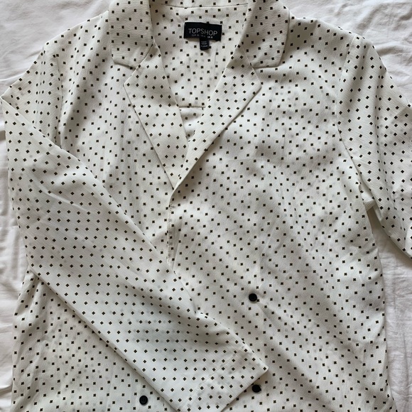 Cute Topshop blouse🐰 - Picture 1 of 2